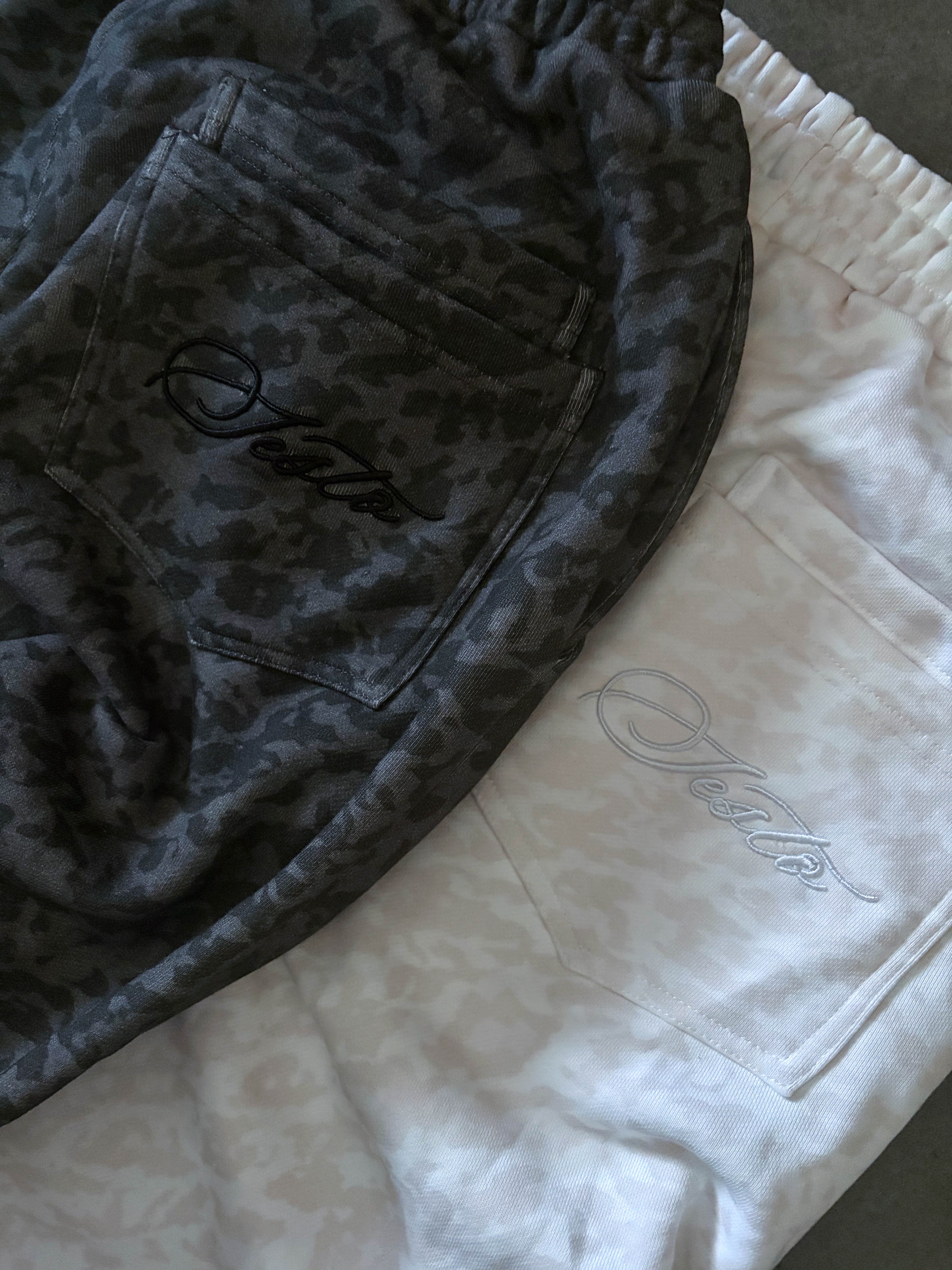 "Panthera" Sweatpants - Ebony