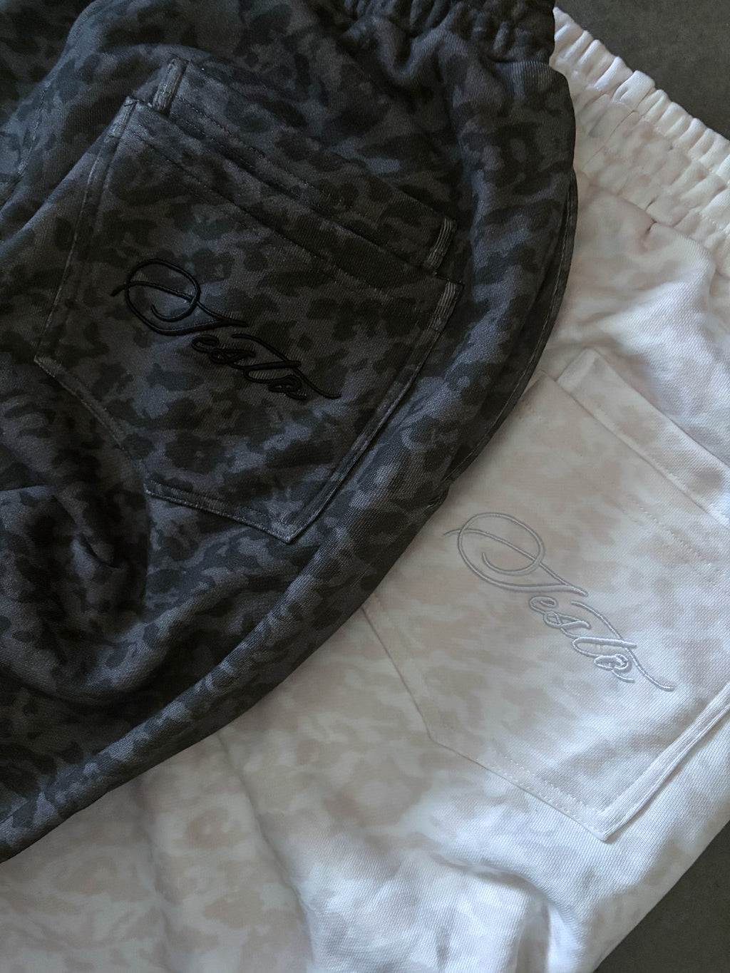 "Panthera" Sweatpants - Arctic